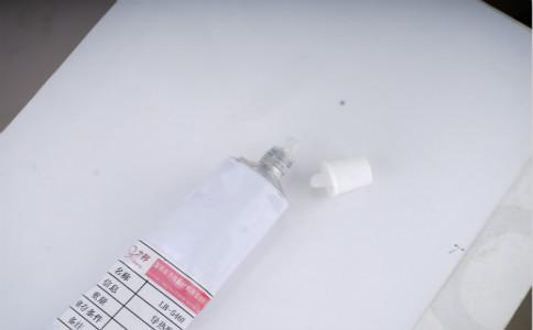 ?電腦散熱不好不一定是灰塵引起的，不要忽略了“散熱硅膠”